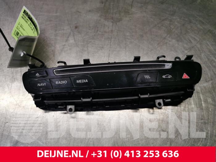 Mercedes GLC-Klasse Regeleinheit Multi Media O82618