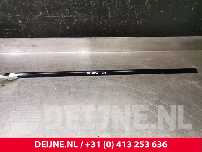 Mercedes GLC-Klasse Sierstrip O82624