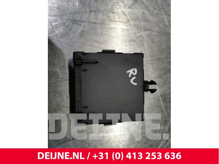 Mercedes GLC-Klasse Central door locking module O82666