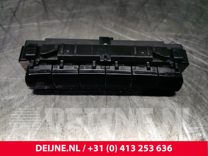 Mercedes GLC-Klasse PDC switch O82674