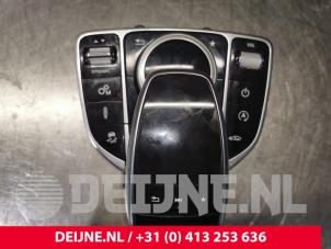Gebruikte Bedieningspaneel Multi Media Mercedes GLC (X253) 3.0 43 AMG V6 Turbo 4-Matic Prijs € 250,00 Margeregeling aangeboden door van Deijne Onderdelen Uden B.V.