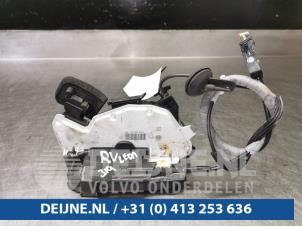 Gebruikte Deurslot Mechaniek 4Deurs rechts-voor Seat Leon SC (5FC) 2.0 TDI FR 16V Prijs € 15,00 Margeregeling aangeboden door van Deijne Onderdelen Uden B.V.