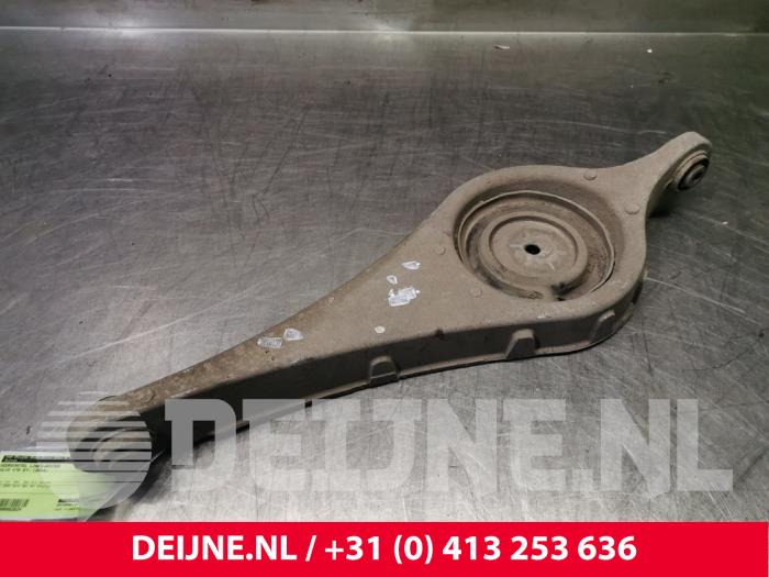 Volvo V70 Veerschotel links-achter O82824