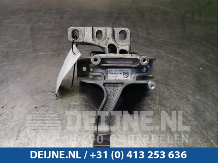 Gebruikte Motorsteun Seat Leon SC (5FC) 2.0 TDI FR 16V Prijs € 70,00 Margeregeling aangeboden door van Deijne Onderdelen Uden B.V.