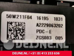 Mercedes GLC-Klasse Fuse box O82996 photo 3
