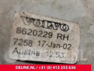 Volvo V70 Fog light, front right O83047 photo 3