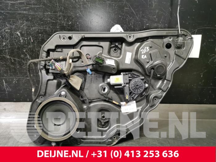 Volvo XC60 Rear door window mechanism 4-door, right O83089