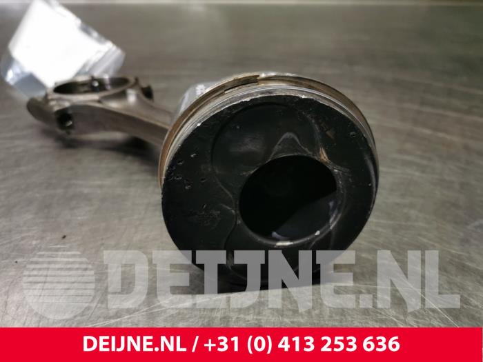 Gebruikte Zuiger Volkswagen Caddy III (2KA,2KH,2CA,2CH) 2.0 SDI Prijs € 48,40 Inclusief btw aangeboden door van Deijne Onderdelen Uden B.V.