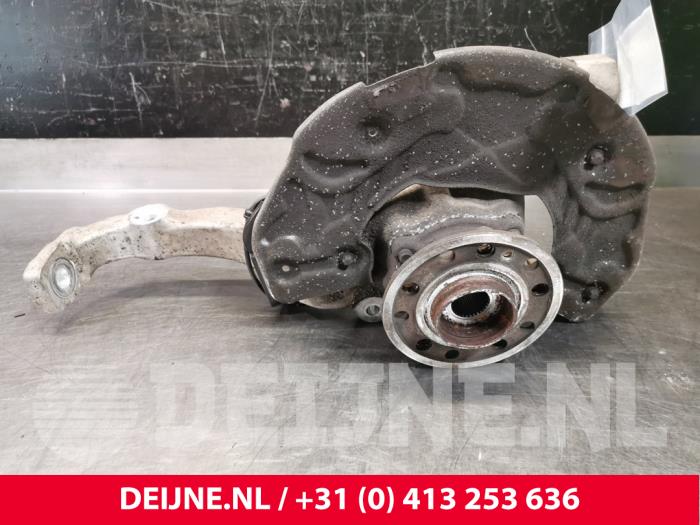 Mercedes GLC-Klasse Knuckle, front right O83264