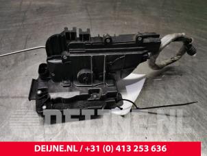 Mercedes Vito Deurslot Mechaniek 2Deurs rechts O83389 foto 3