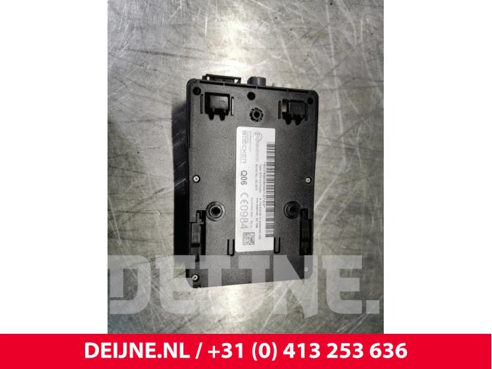 Gebruikte Navigatie Module Mercedes Vito (447.6) 2.2 114 CDI 16V Prijs € 60,50 Inclusief btw aangeboden door van Deijne Onderdelen Uden B.V.