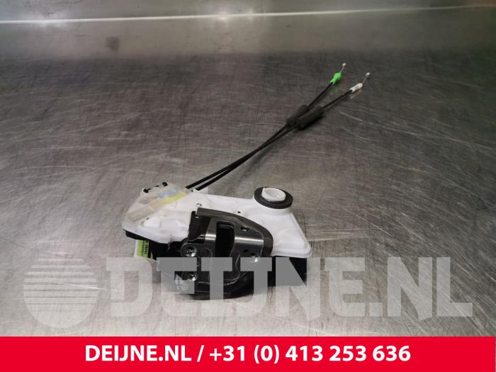 Peugeot 108 Front door lock mechanism 4-door, right O83504