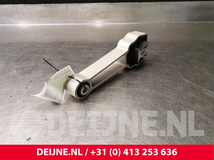 Gebruikte Motorsteun Volvo V60 I (FW/GW) 2.4 D6 20V AWD Twin Engine Plug-in Hybrid Prijs € 25,00 Margeregeling aangeboden door van Deijne Onderdelen Uden B.V.