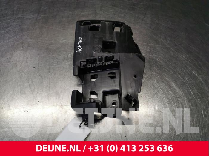 Volvo V60 Bumpersteun links-achter O83940