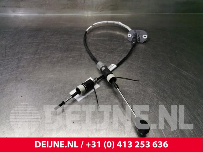 Gebruikte Schakelkabel Versnellingsbak Volvo V60 I (FW/GW) 2.4 D6 20V AWD Twin Engine Plug-in Hybrid Prijs € 70,00 Margeregeling aangeboden door van Deijne Onderdelen Uden B.V.