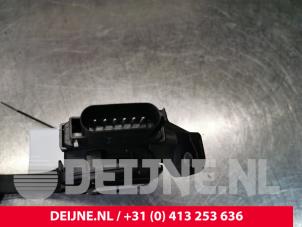 Volvo V60 Accelerator pedal O83992 photo 3
