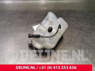 Volvo V60 Expansion vessel O83994 photo 2