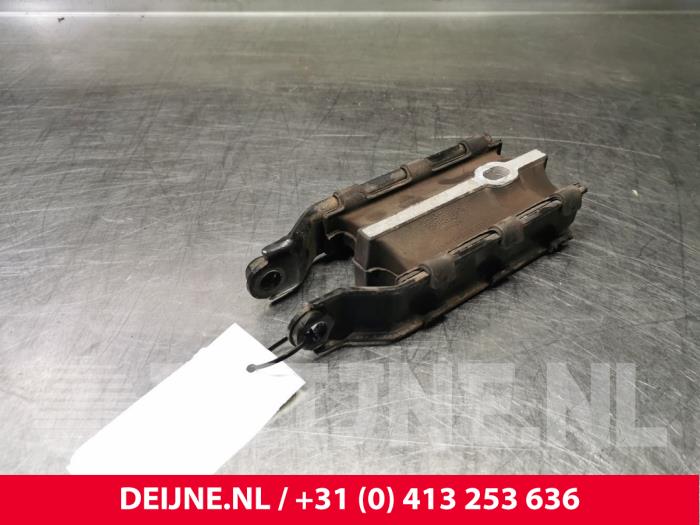 Gebruikte Motorsteun Volvo V60 I (FW/GW) 2.4 D6 20V AWD Twin Engine Plug-in Hybrid Prijs € 25,00 Margeregeling aangeboden door van Deijne Onderdelen Uden B.V.