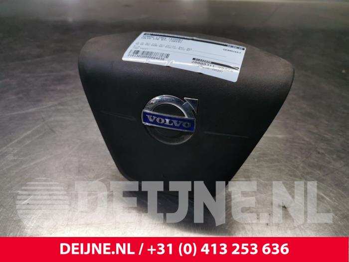 Volvo V70 Left airbag (steering wheel) O84038
