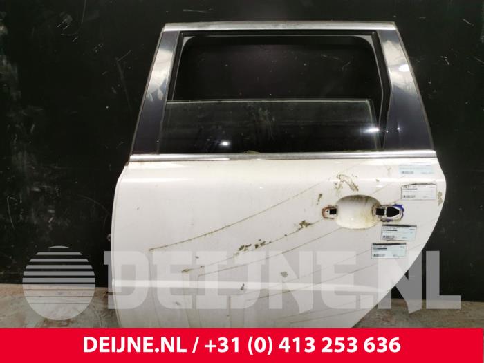 Volvo V70 Rear door 4-door, left O84052