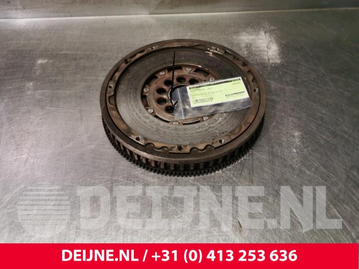 Gebruikte Vliegwiel Volvo XC90 I 2.4 D5 20V Prijs € 100,00 Margeregeling aangeboden door van Deijne Onderdelen Uden B.V.
