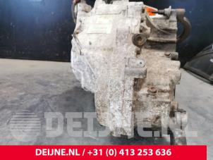 Volvo V70 Gearbox O84142 photo 3