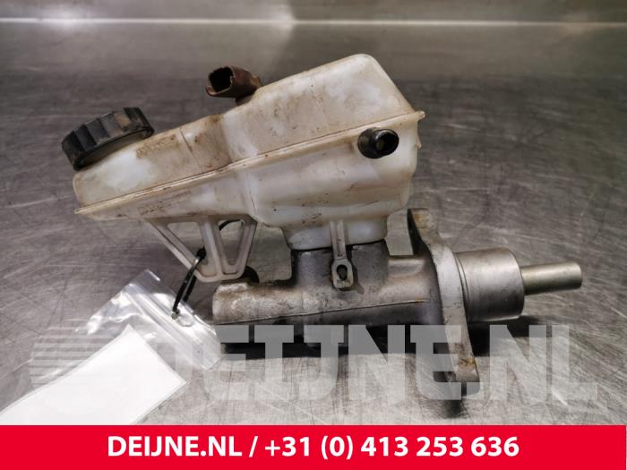 Peugeot Expert Master cylinder O84337