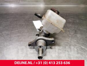 Peugeot Expert Hoofdremcilinder O84337 foto 2