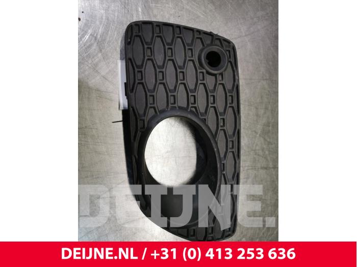 Volvo XC70 Bumper grille O84393