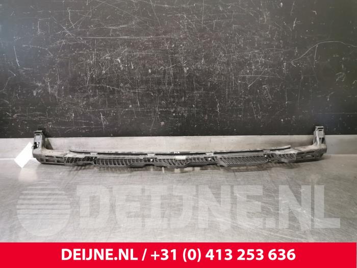 Volkswagen Golf Bumpersteun midden-achter O84655