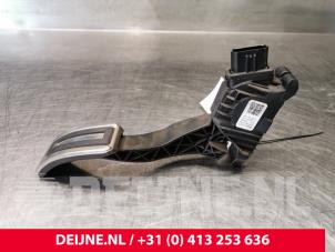 Volkswagen Golf Accelerator pedal O84658 photo 2