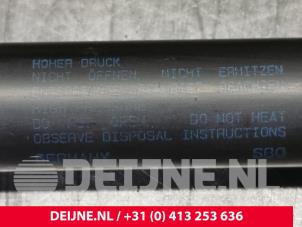 Volkswagen Caddy Gasdemper Motorkap links O84714 foto 2
