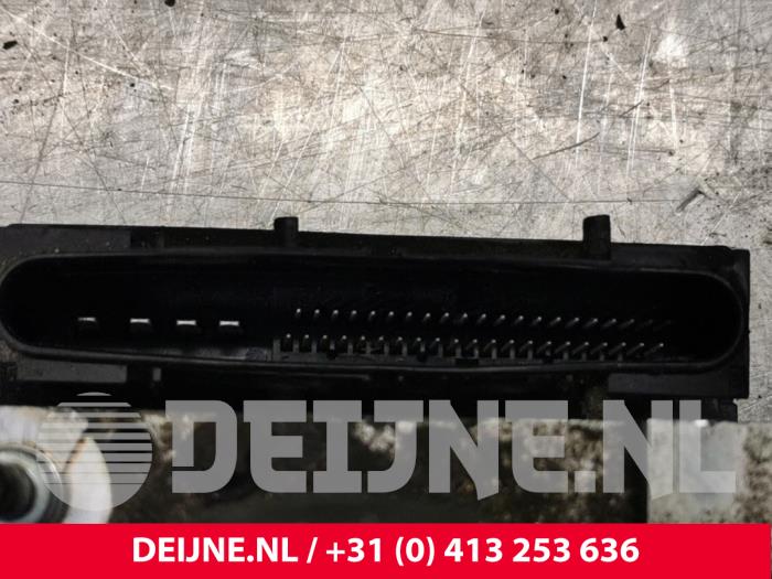 Gebruikte ABS Pomp Iveco New Daily III 35C17,S17 Prijs € 181,50 Inclusief btw aangeboden door van Deijne Onderdelen Uden B.V.