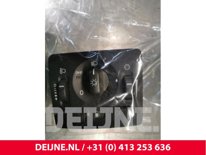 Volvo V50 Light switch O85445