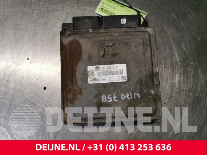 Volkswagen Passat Engine management computer O85644