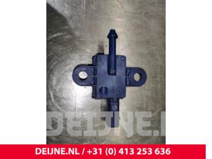Mercedes GLE Airbag-Sensor O85992 foto 2