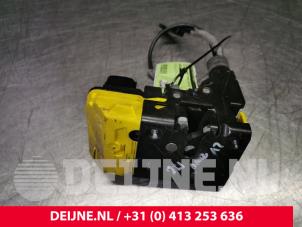 Volvo XC70 Türschlossmechanik 4-türig links vorne O86112 foto 2