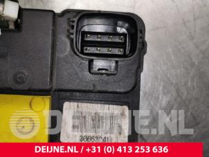Volvo XC70 Türschlossmechanik 4-türig links vorne O86112 foto 3