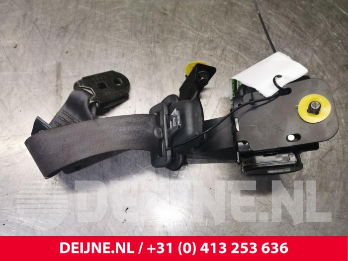 Volvo XC70 Rear seatbelt, left O86138