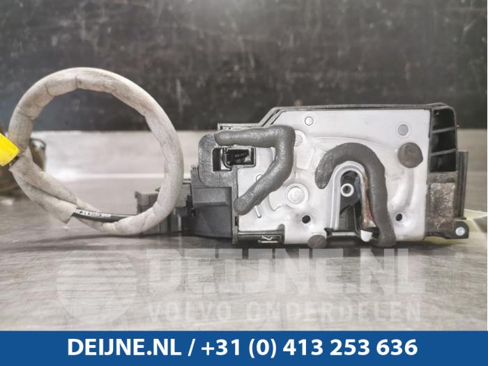 Mercedes GLC-Klasse Deurslot Mechaniek 4Deurs links-achter O86158
