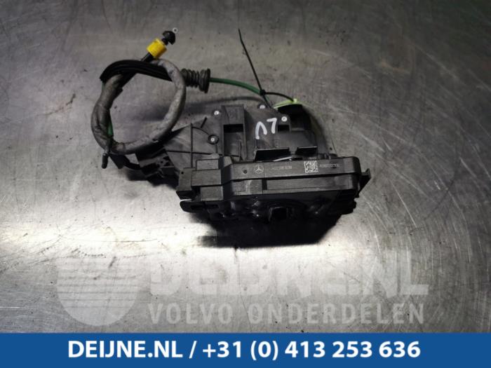 Mercedes GLC-Klasse Deurslot Mechaniek 4Deurs links-voor O86159