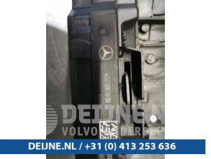 Mercedes GLC-Klasse Door lock mechanism 4-door, front left O86159 photo 2