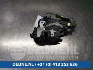 Mercedes GLC-Klasse Door lock mechanism 4-door, front left O86159 photo 3