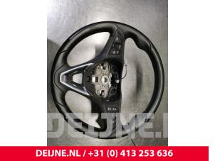 Gebruikte Stuurwiel Opel Corsa E 1.0 SIDI Turbo 12V Prijs € 40,00 Margeregeling aangeboden door van Deijne Onderdelen Uden B.V.