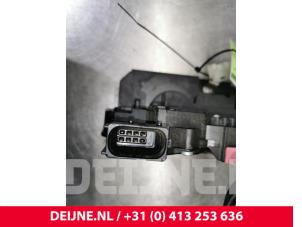 Opel Corsa Deurslot Mechaniek 4Deurs links-achter O86257 foto 3