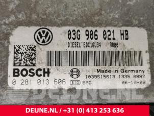Volkswagen Golf Engine management computer O86495 photo 3