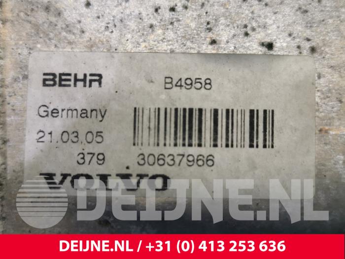 Gebruikte Oliekoeler Volvo V50 (MW) 2.4 20V Prijs € 40,00 Margeregeling aangeboden door van Deijne Onderdelen Uden B.V.