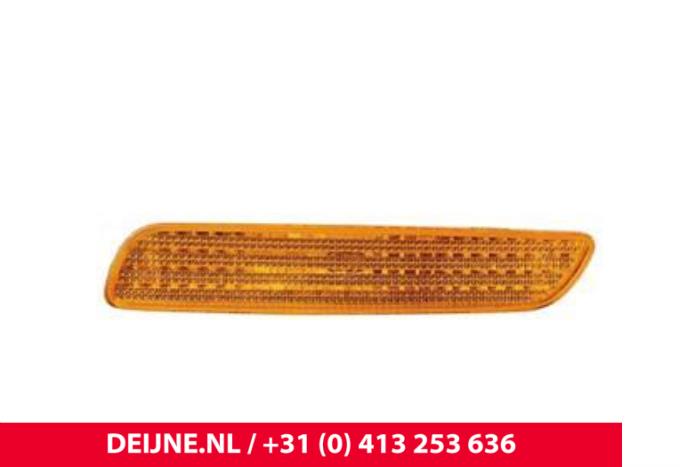Volvo S40 Front bumper reflector, left O9990001158