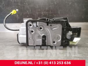 Gebruikte Deurslot Mechaniek 4Deurs rechts-achter Volvo XC60 II (UZ) 2.0 D4 16V AWD Prijs € 125,00 Margeregeling aangeboden door van Deijne Onderdelen Uden B.V.