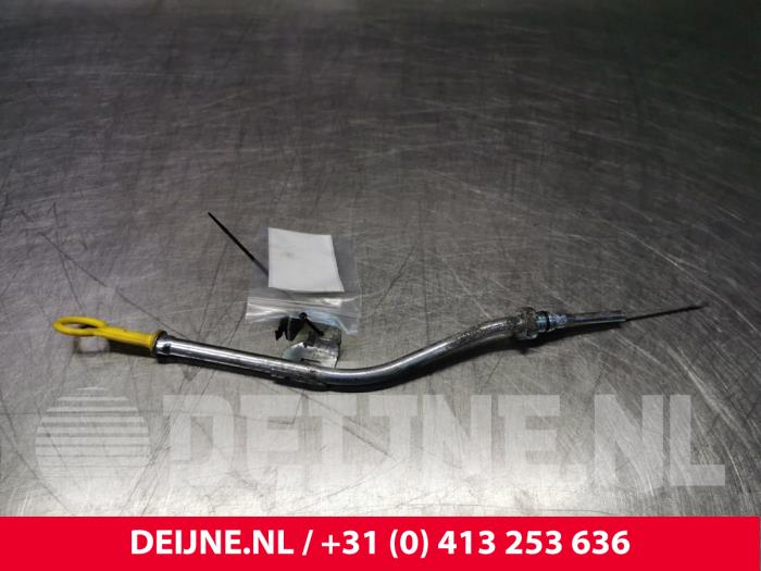Gebruikte Peilstok Olie Renault Kangoo/Grand Kangoo (KW) 1.2 16V TCE Prijs € 30,25 Inclusief btw aangeboden door van Deijne Onderdelen Uden B.V.